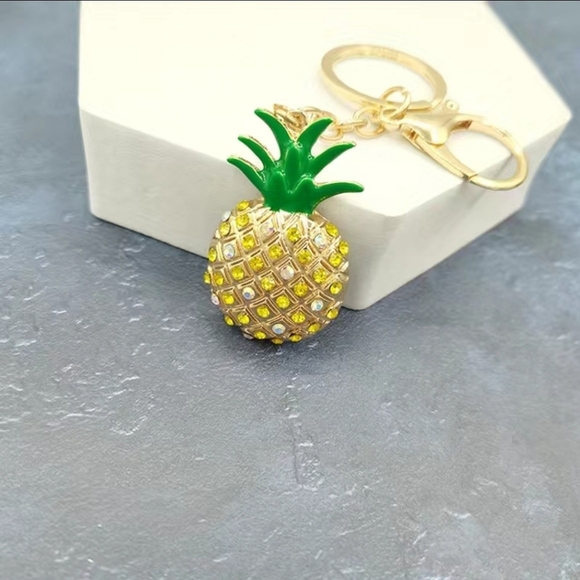 🔹️2x host pick 🔹️ Rhinestone Pineapple Keychain Bag Purse Metal - Picture 3 of 6